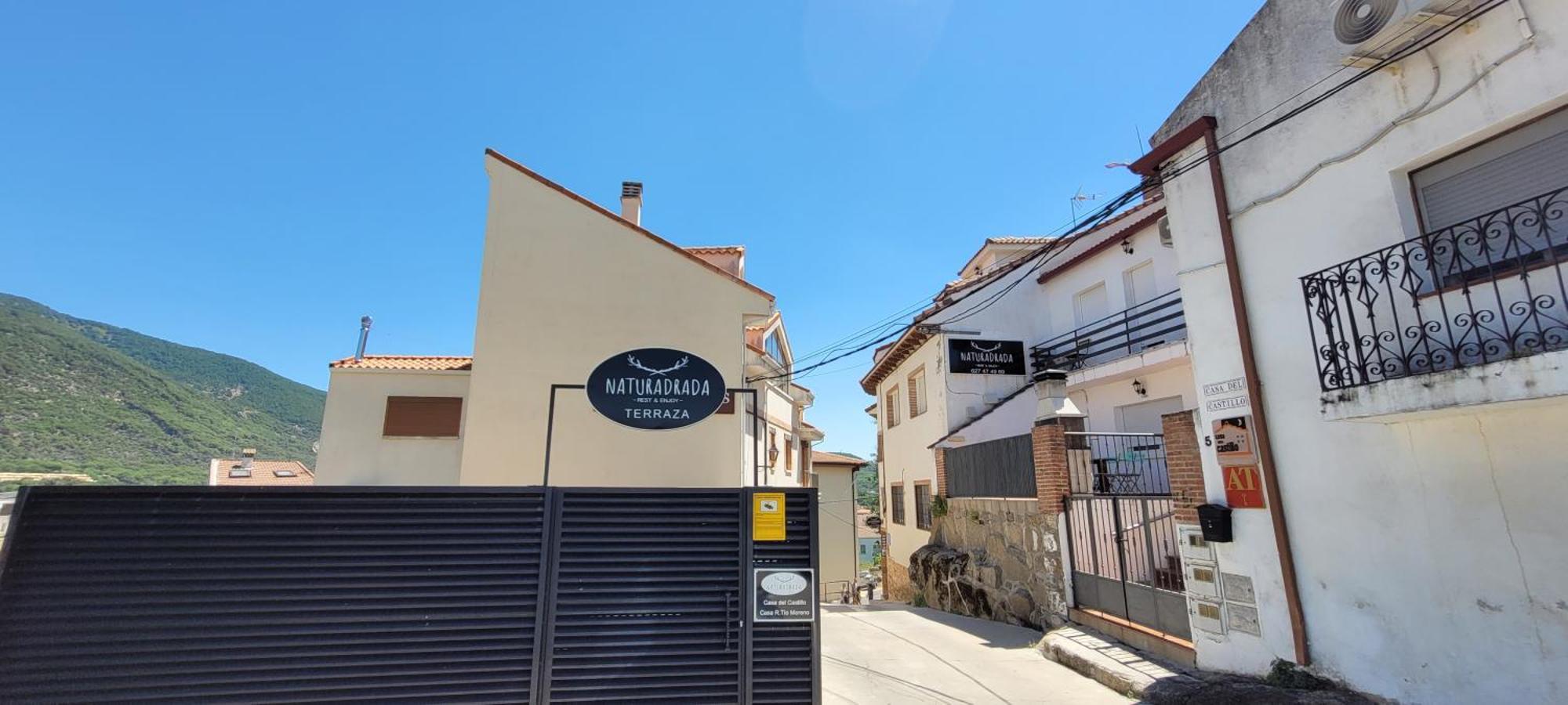 Casa Del Castillo By Naturadrada La Adrada Exterior foto